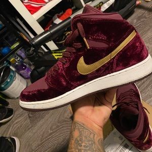Air Jordan1 Heiress GG 'Velvet' size 9y (9 in men)
